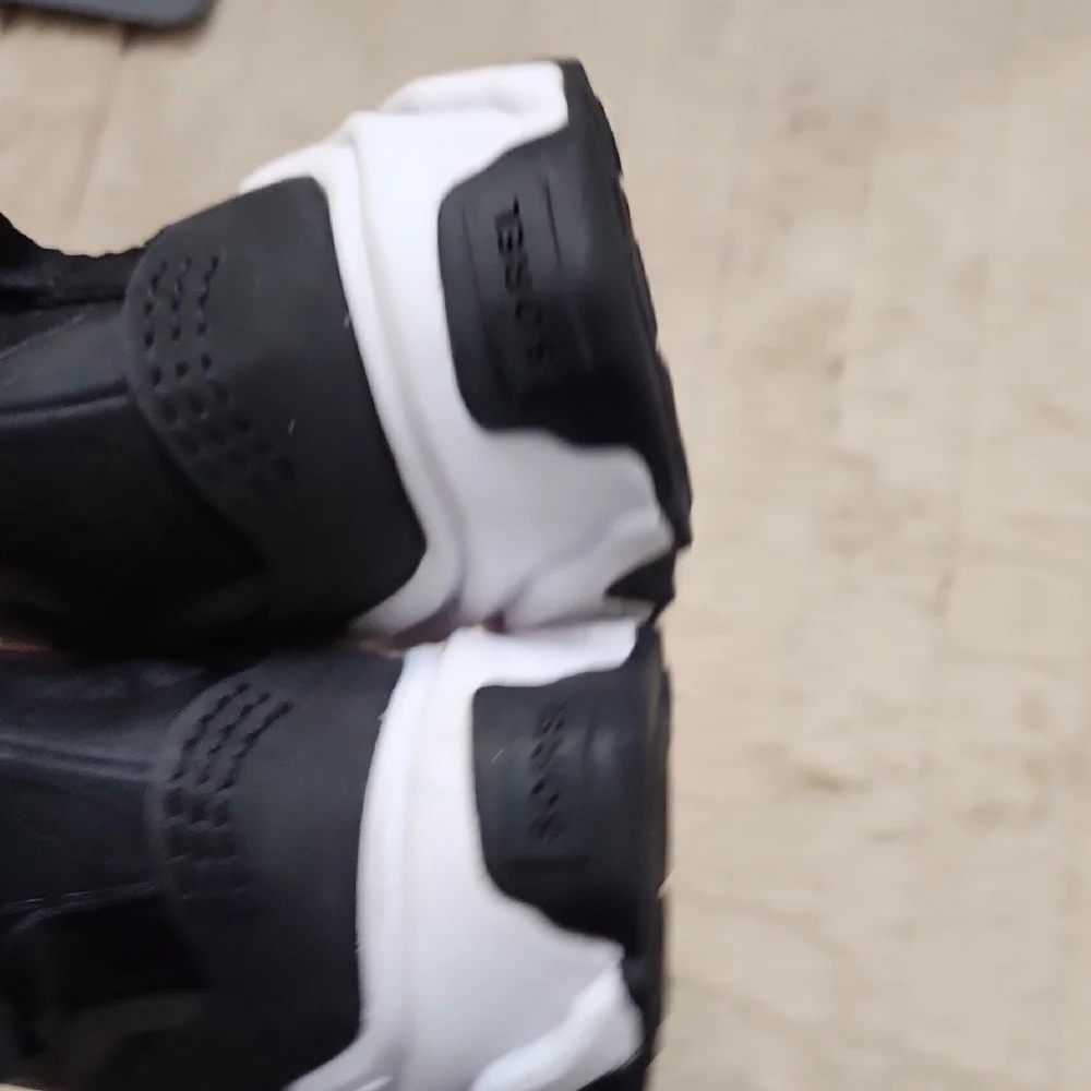 Sorel Black and Gray Athletic Shoes - Picture 6 of 11